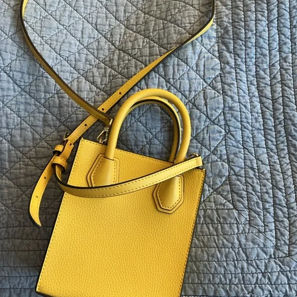 Michael Kors Vibrant Yellow Mini Bag NWOT - Picture 4 of 6